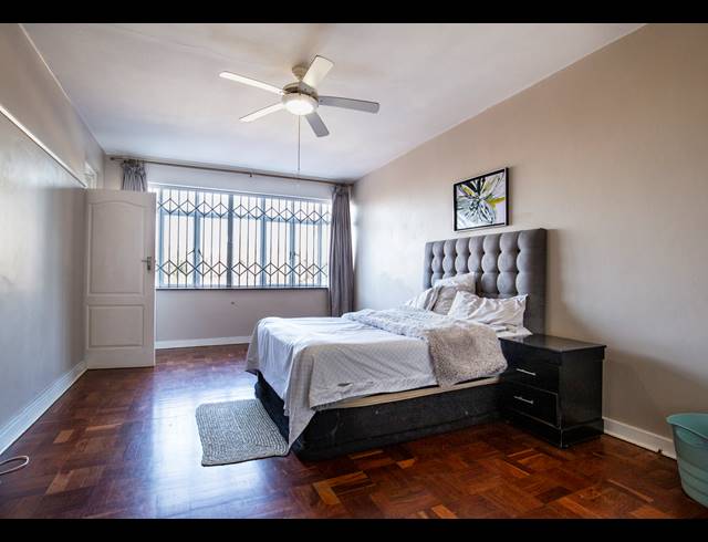 2.5 BEDROOM APARTMENT FOR SALE IN GLENWOOD